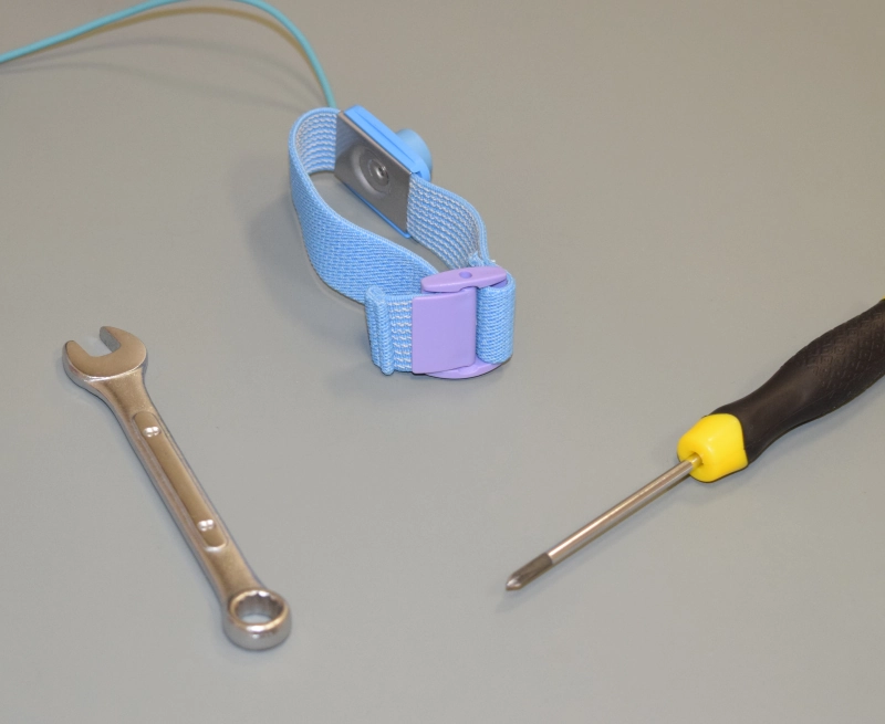 Assemble tools small